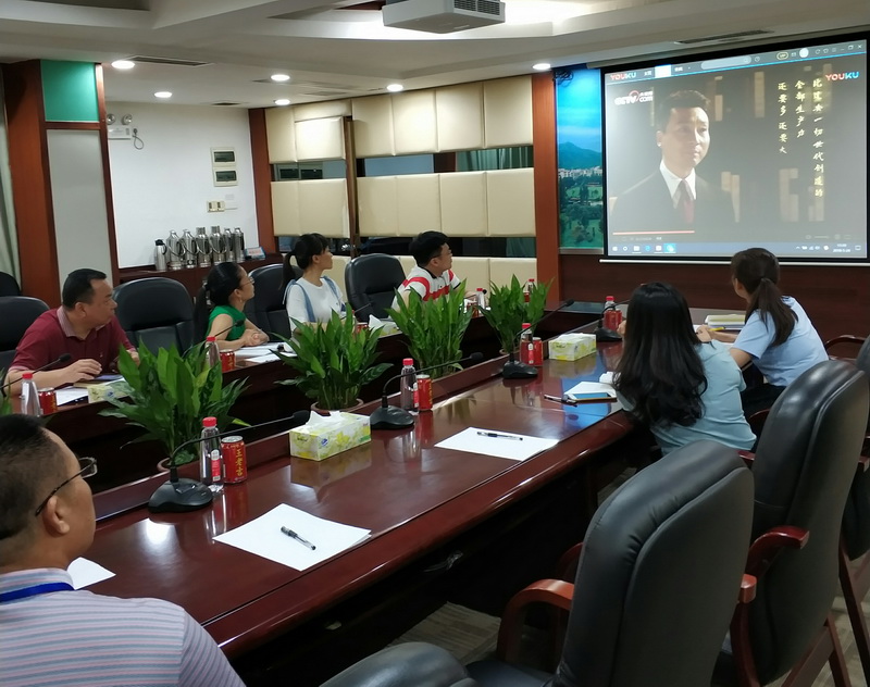 不忘初心、坚定信仰，沉温《共产党宣言》——第五党支部第一党幼组发展主题党日活动