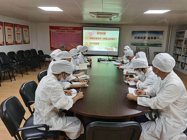 观红色影片 悟红色心灵