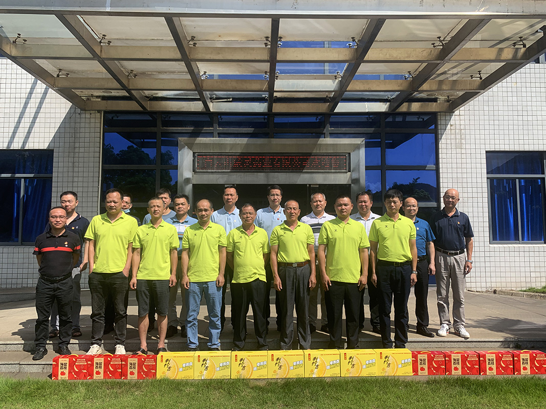 第四党支部“退役武士慰问座谈会”主题党日活动