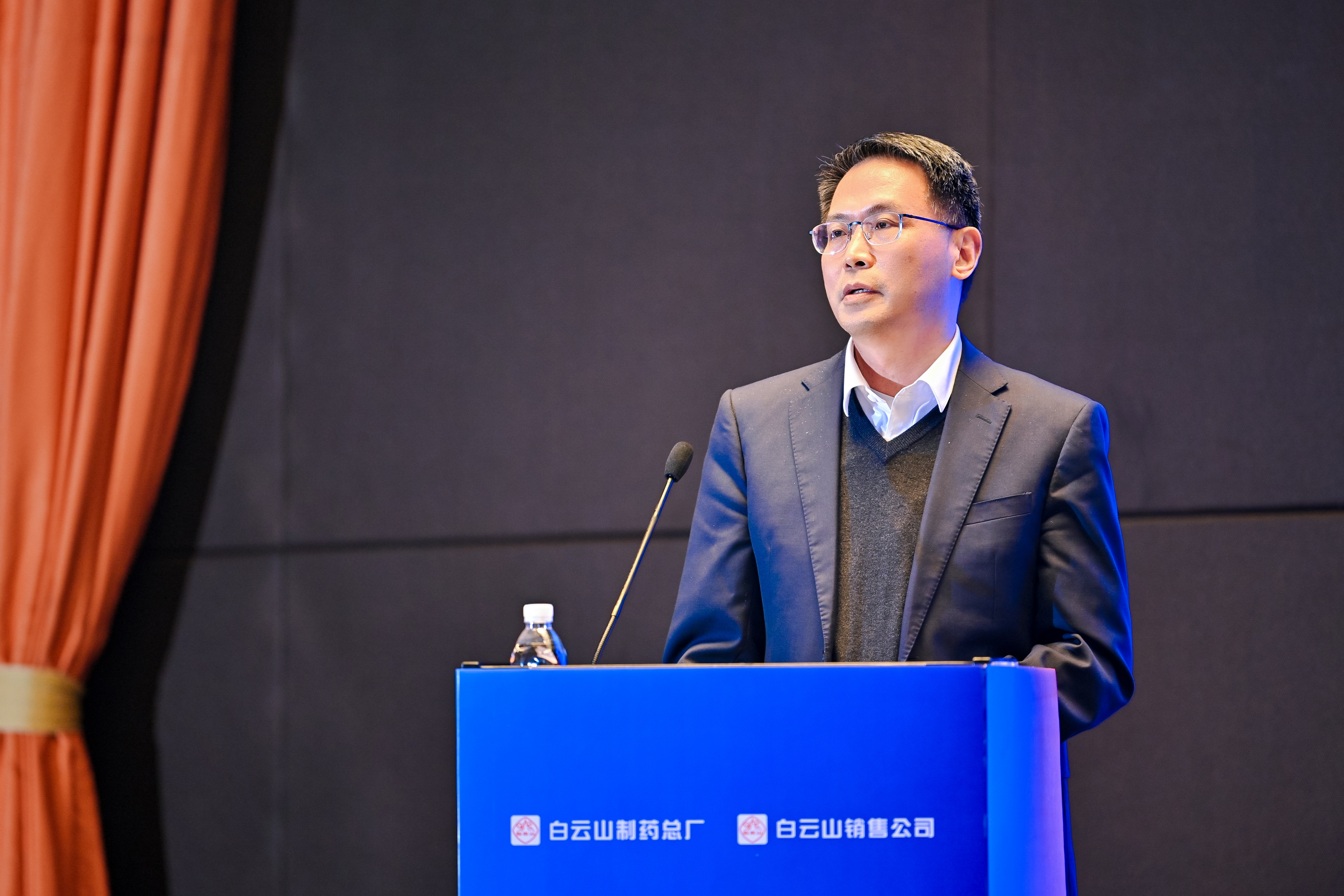 0330867afebb9e869d22a13f85a1af6c